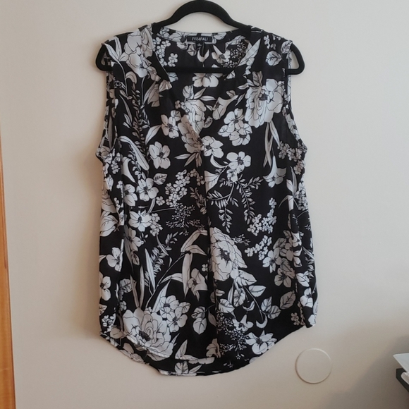 Roz & Ali Tops - Roz & Ali Monochrome Floral Sleeveless Top